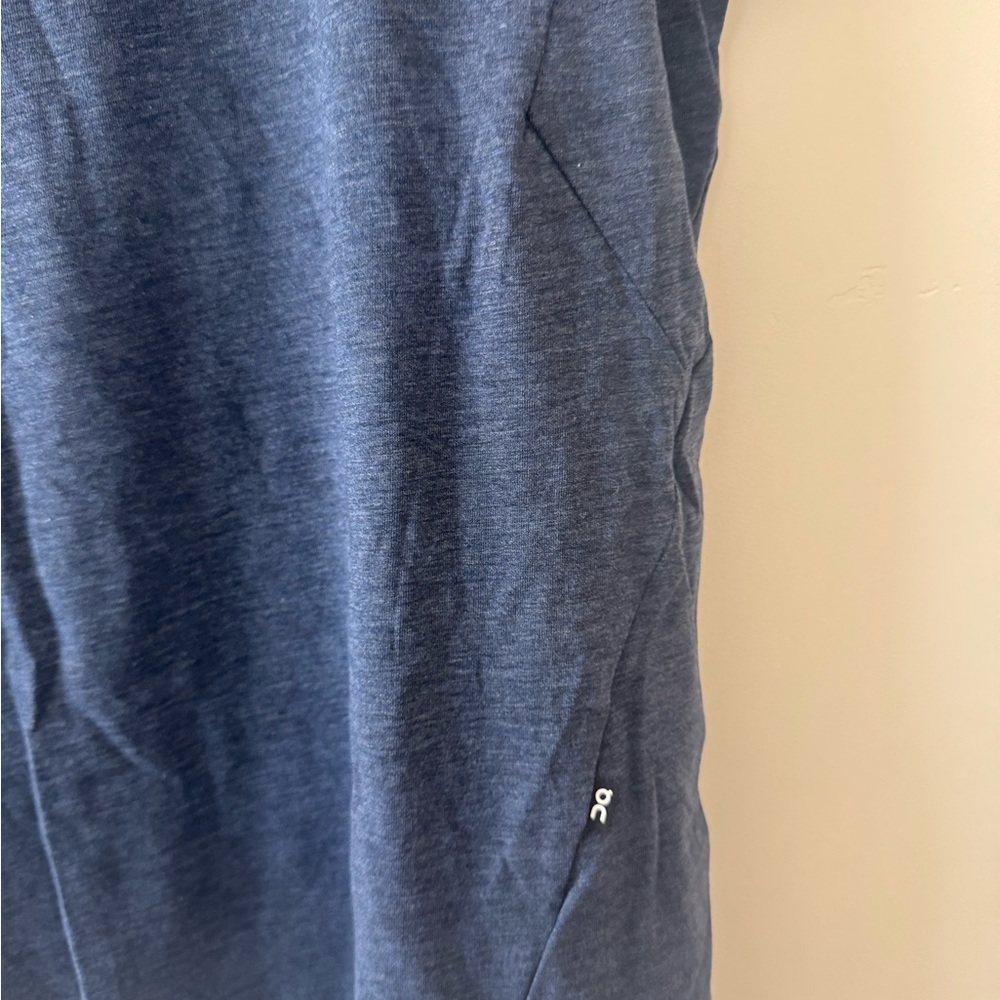 On Running Blue Short Sleeve Tee Relaxed Fit - Picture 3 of 4